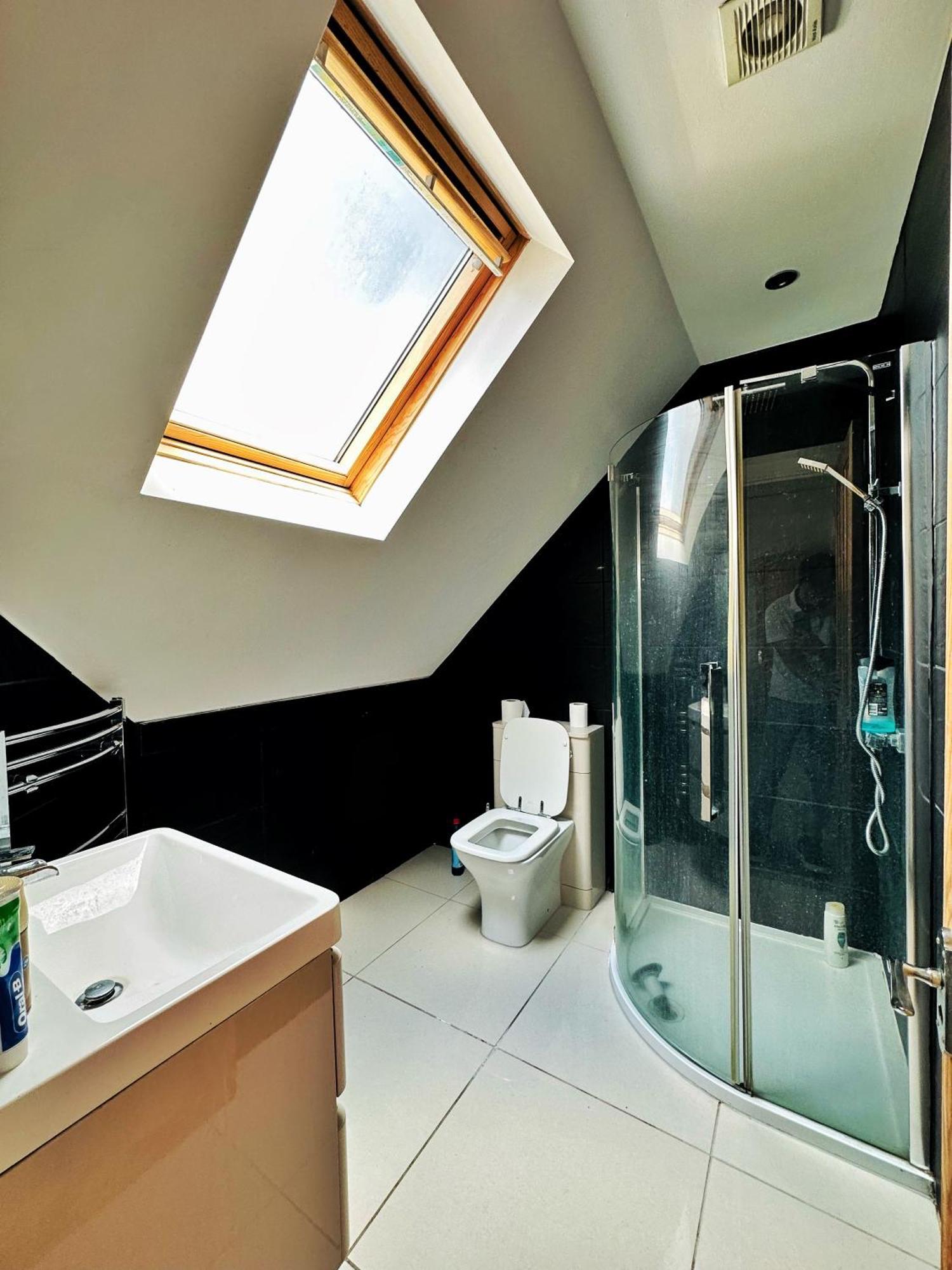 Blue Rain Hotel Hillingdon Bagian luar foto